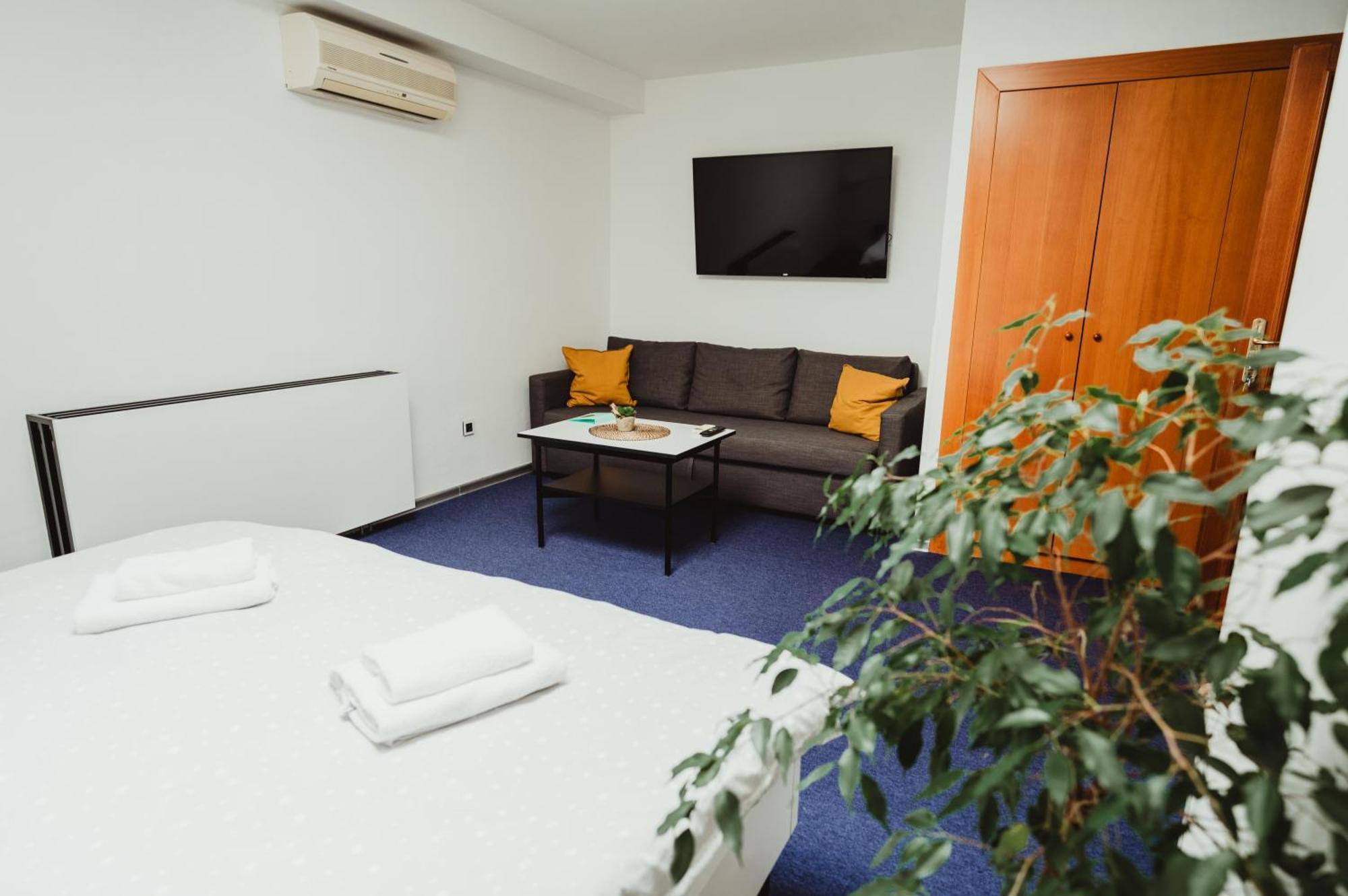 Hotel U Racka Ostrožská Nová Ves Exterior foto